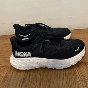 Hoka Arahi 7 Black and White Running Shoes